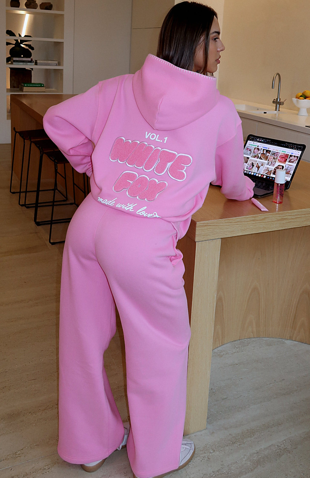 Vol. 1 Wide Leg Sweatpants Bubblegum